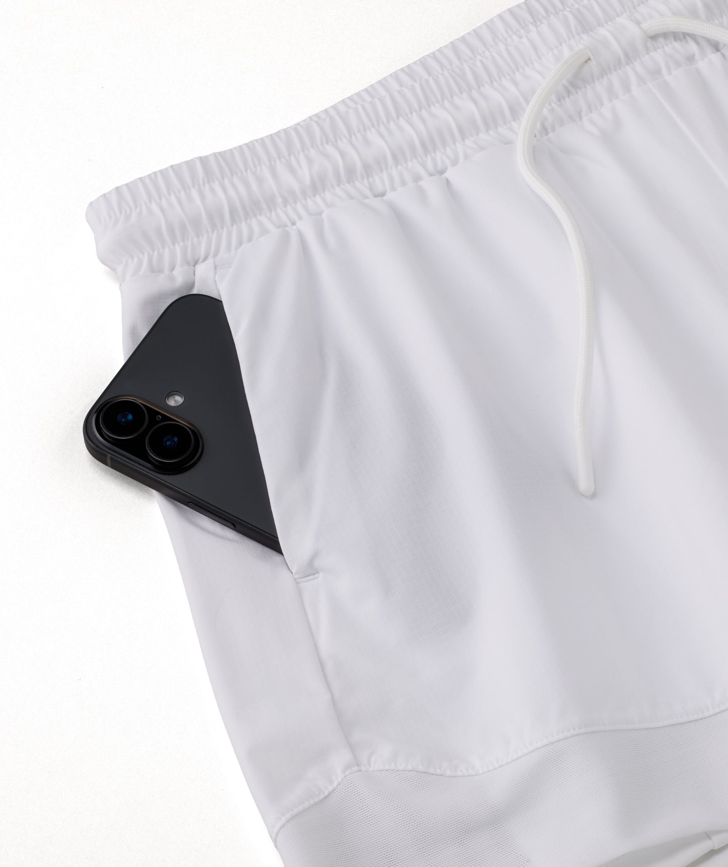 EDGE HEM SHORTS
