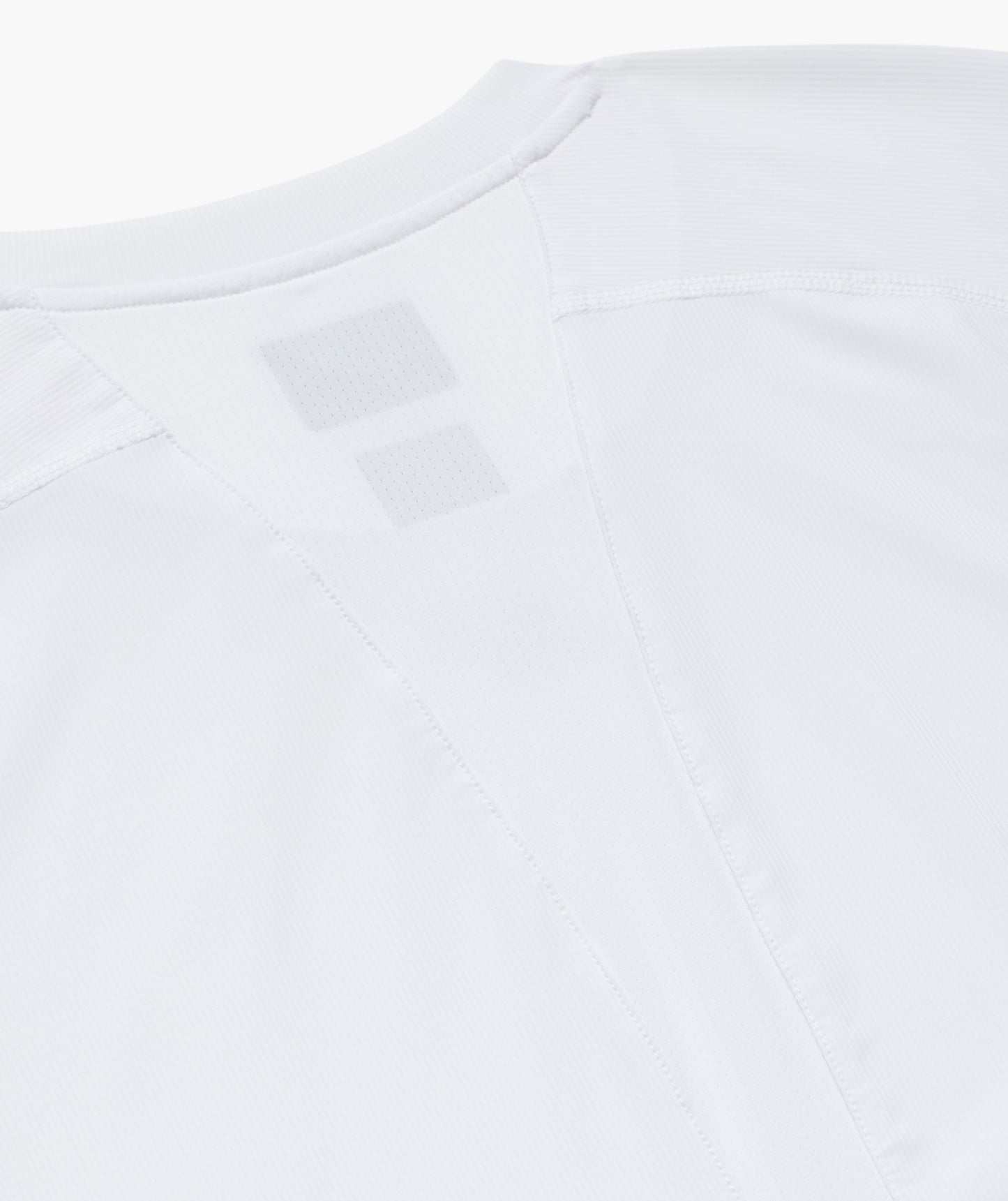 LONG-SLEEVE PERFORMANCE TOP